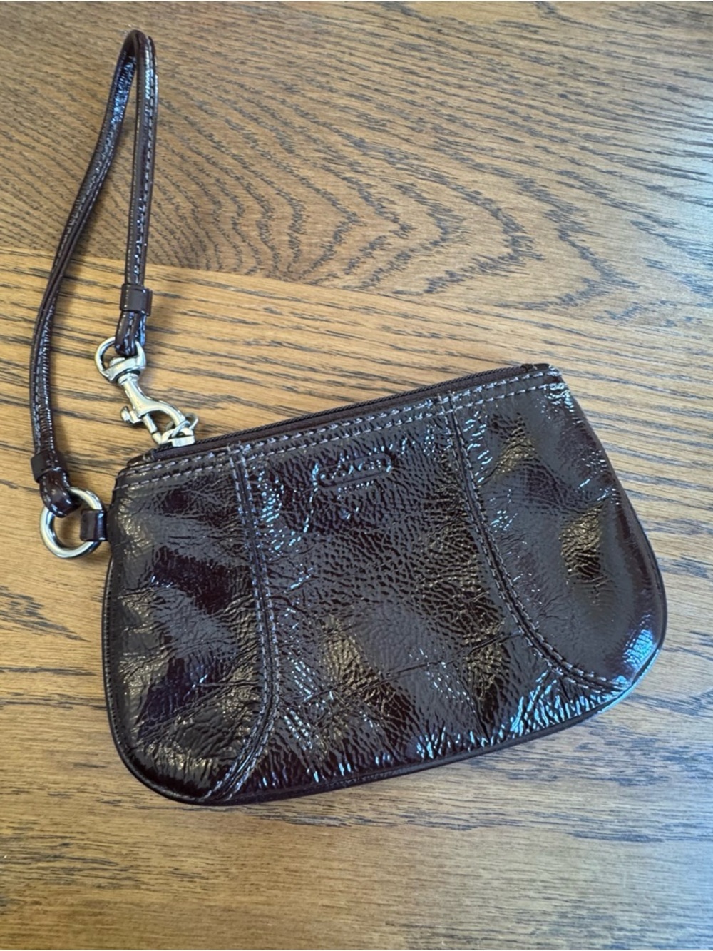 COACH Dark Brown Patent‎ Leather Wristlet Lavender Purple Lining Coin Purse Zip